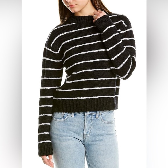 Vince Crewneck Navy and White Stripe Sweater Size Medium - Picture 1 of 6